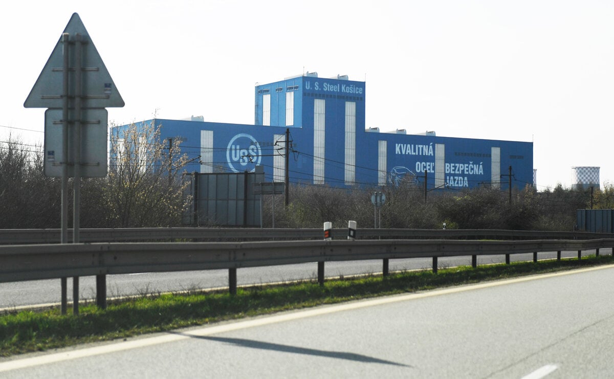Do US Steelu smerovala zachranka pracovnik spadol zo siedmich metrov