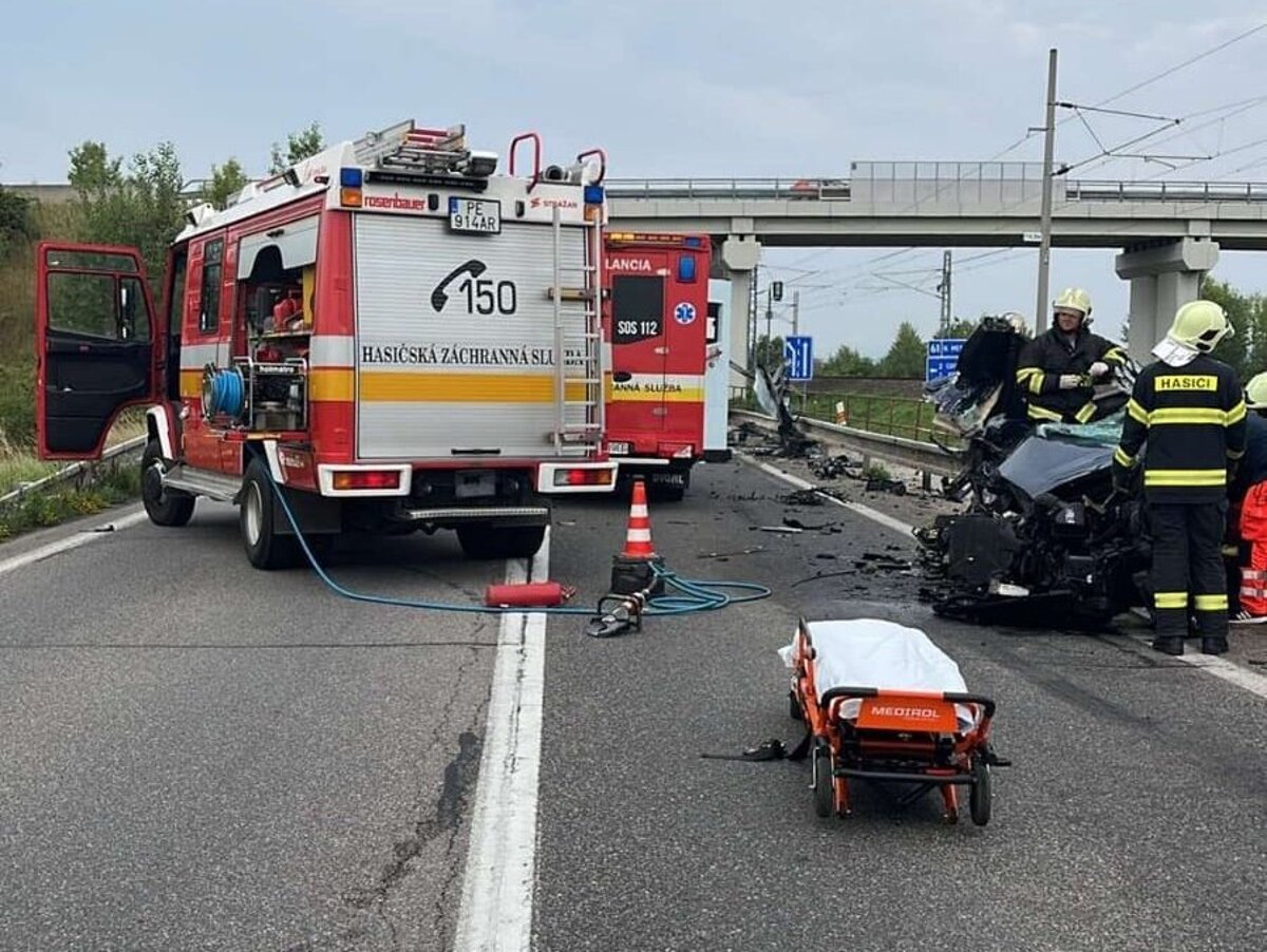 Doprava obmedzena pri nehode v Trencine