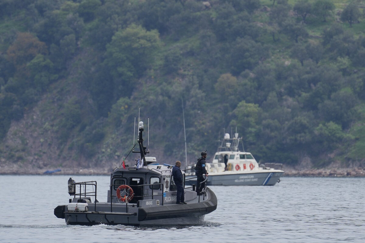 Grecko zadrzalo prvych migrantov po zmrazeni azylu