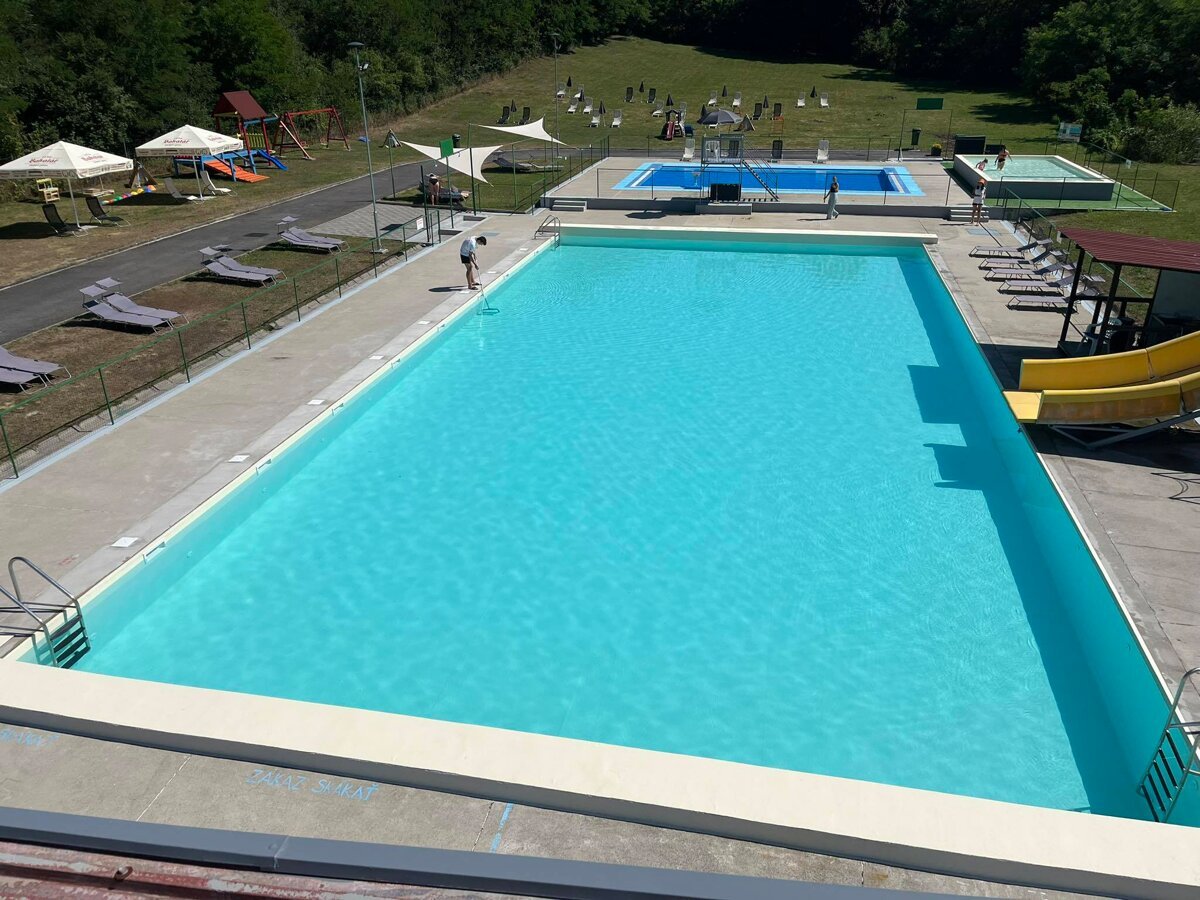 Hygienici zakazali kupanie v novom kupalisku