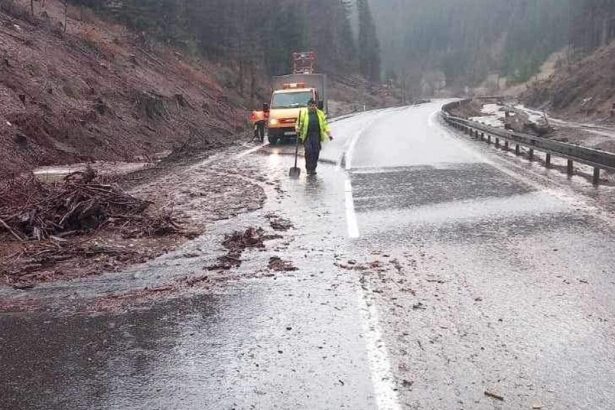 Nasledky burky obmedzili dopravu na Lucenec