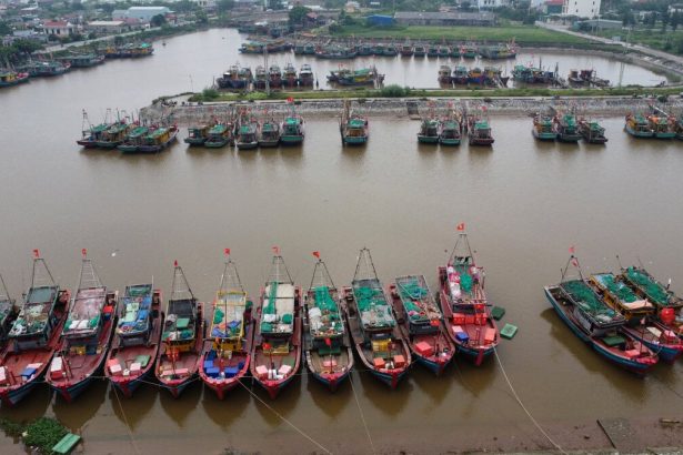 Silne povodne vo Vietname si vyziadali pat obeti