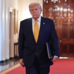 Trump zazaloval Wall Street Journal a Murdocha