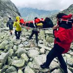 Turista si zranil dolnu koncatinu padom evakuovali ho vrtulnikom