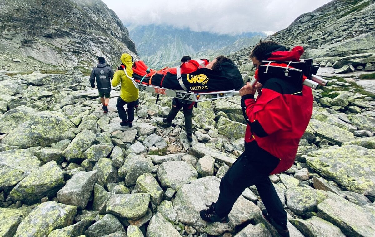 Turista si zranil dolnu koncatinu padom evakuovali ho vrtulnikom