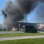 V Dunajskej Strede horel autoservis hasici su stale na mieste