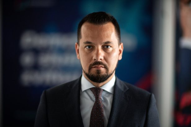 Demokrati zamietaju navrh Danka na znizenie poctu krajov