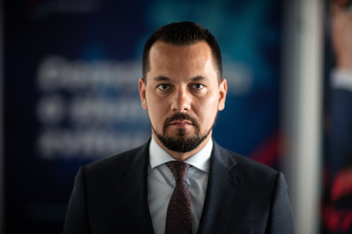 Demokrati zamietaju navrh Danka na znizenie poctu krajov