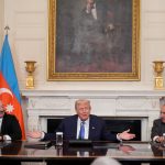 Lidri Armenska a Azerbajdzanu podpisali mierovu dohodu v USA