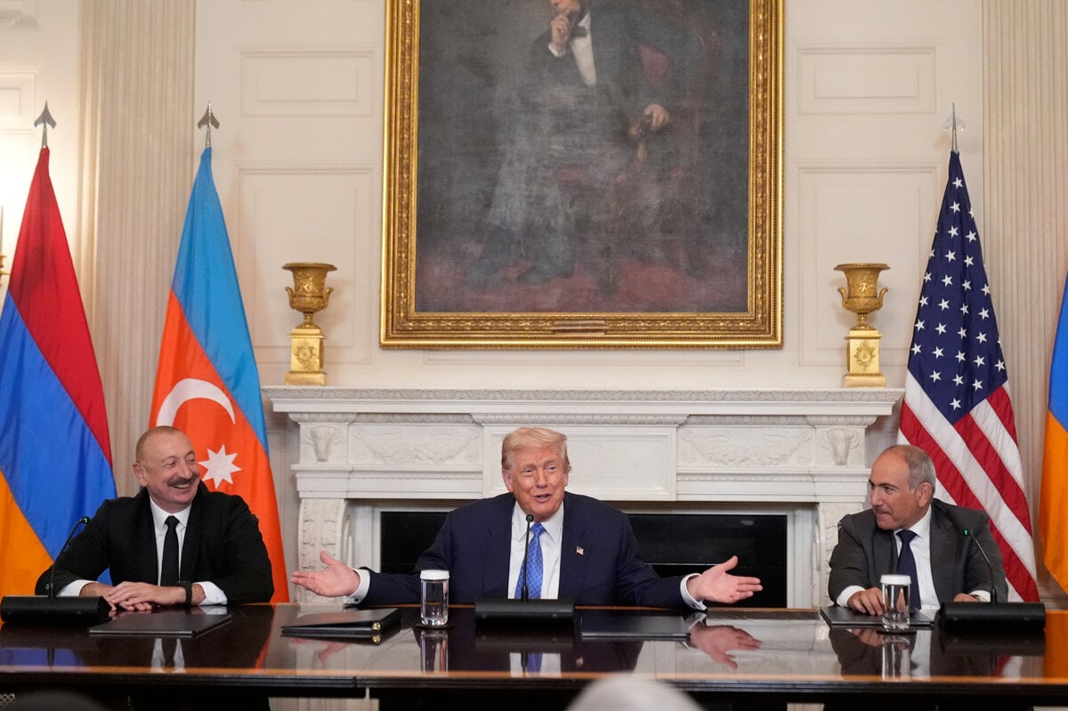 Lidri Armenska a Azerbajdzanu podpisali mierovu dohodu v USA