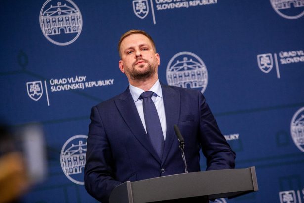 Minister Sasko nariadil audity odmieta obohacovanie