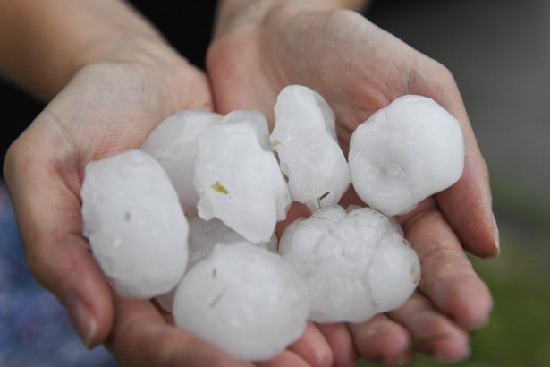 Na celom Slovensku moze spadnut 60 mm zrazok