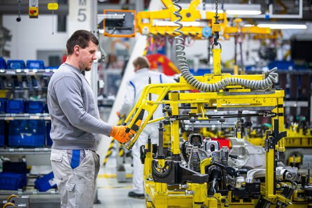 Objednavky v slovenskom priemysle klesli v juni