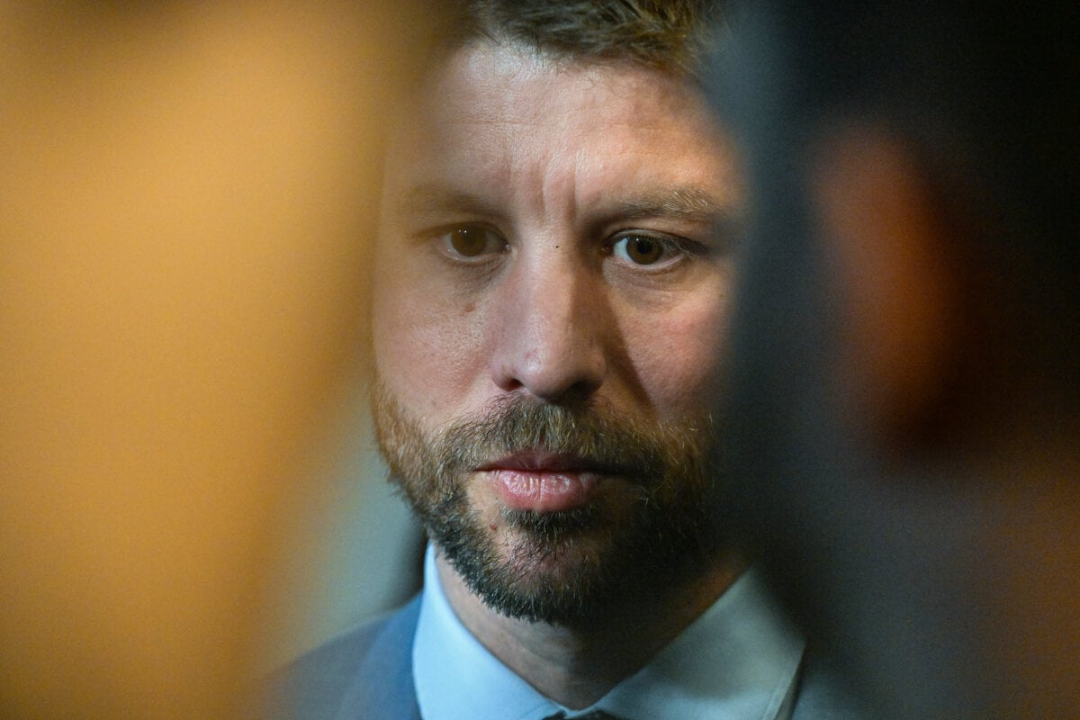 Opozicia kritizuje premiera za zastrasovanie verejnosti