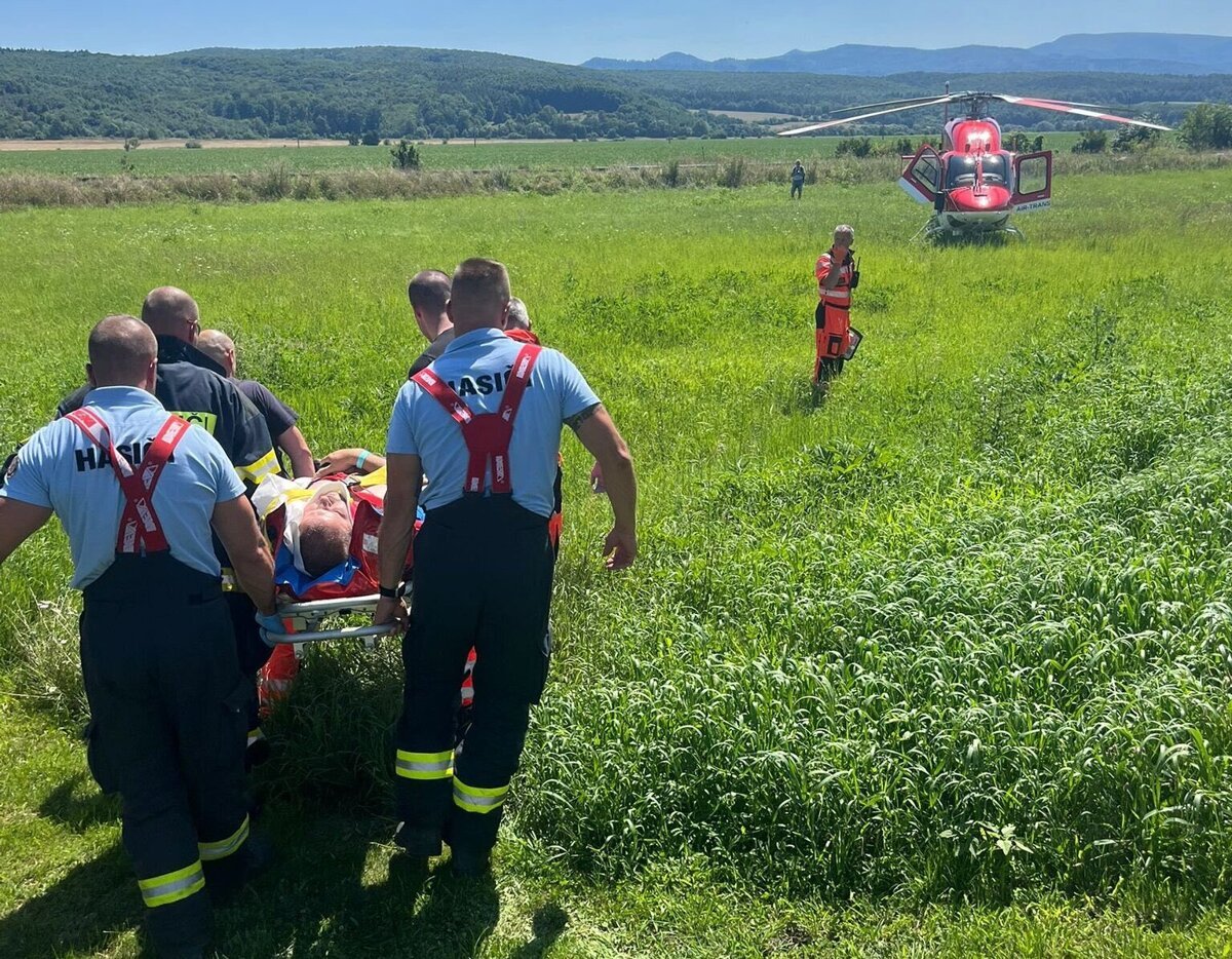 Pri Prievidzi sa zrazilo auto s motorkarom