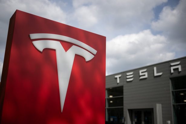 Tesla rozpusta tim zodpovedny za Dojo superpocitac