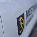 V Handlovej zautocil agresivny mladik na policajta