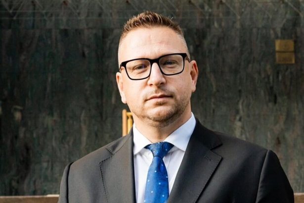 Vlada sa podla PS rozhodla dotovat letenky