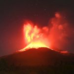 Vychodna sopka Indonezie opaet vybuchla popol desat kilometrov