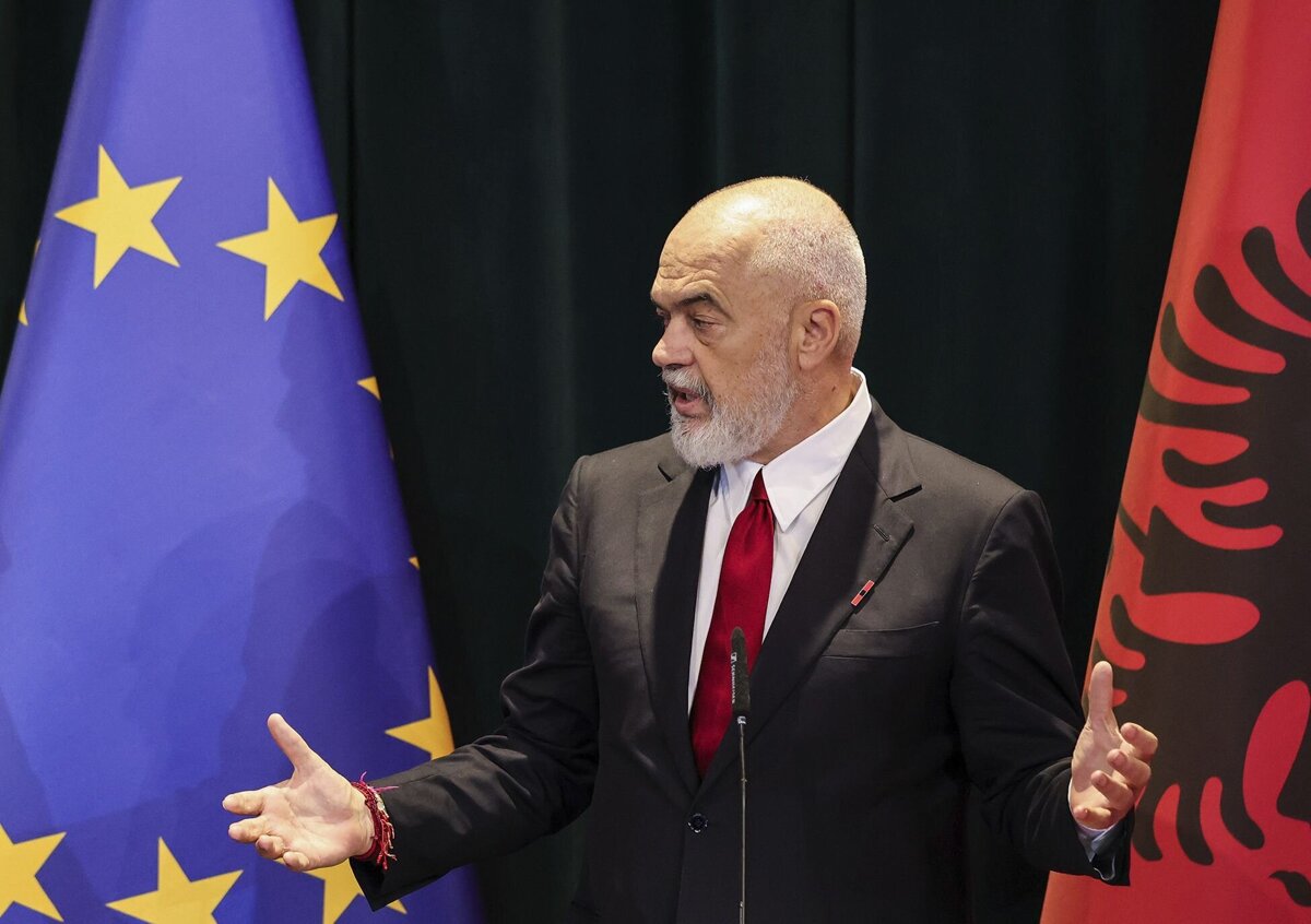 Albanska vlada bude pocuvat aj umelej inteligencii
