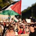 Desattisice demonstrujucich v Berline volali po ukonceni vojny v Gaze