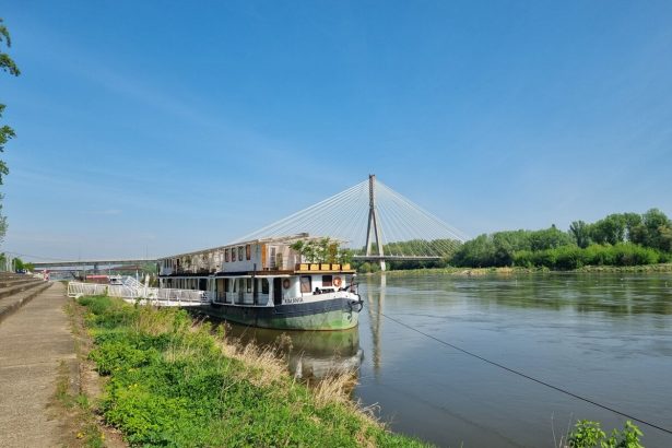 Hladina rieky Visla vo Varsave klesla na historicke minimum