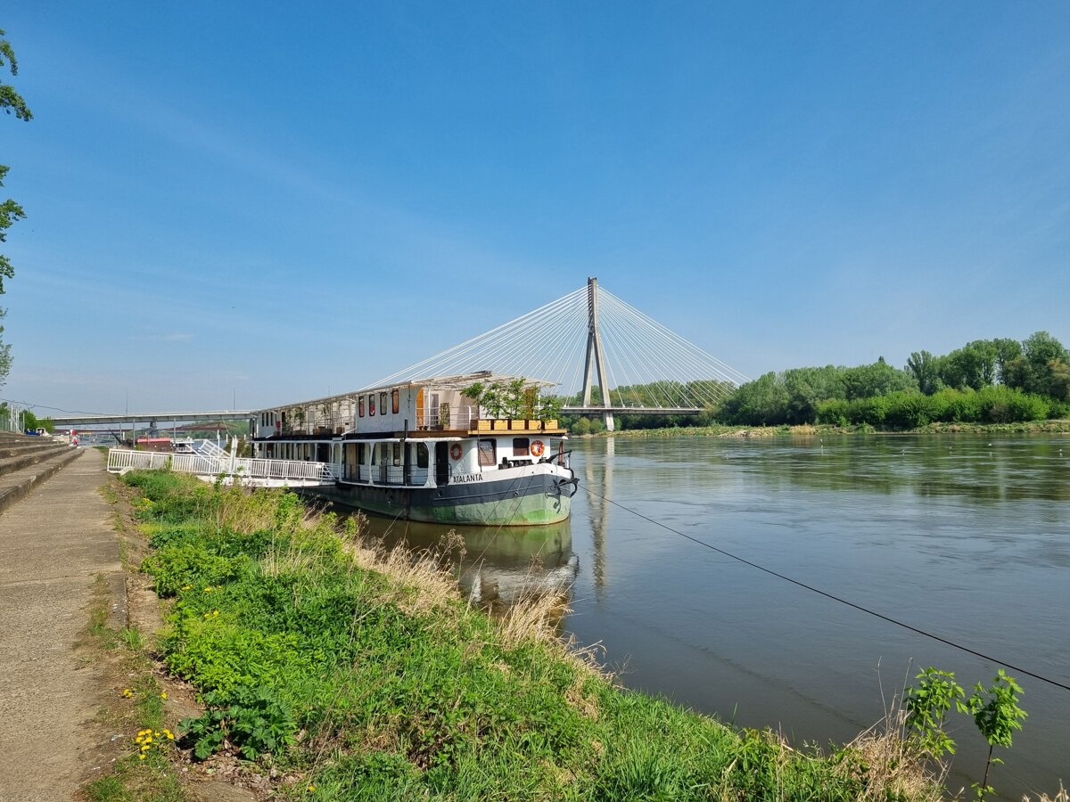 Hladina rieky Visla vo Varsave klesla na historicke minimum