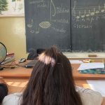 Jeden clovek posobi v siestich sukromnych skolach