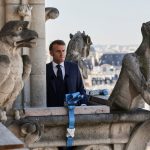Macron ako prvy navstivil zrekonstruovane veze Notre Dame