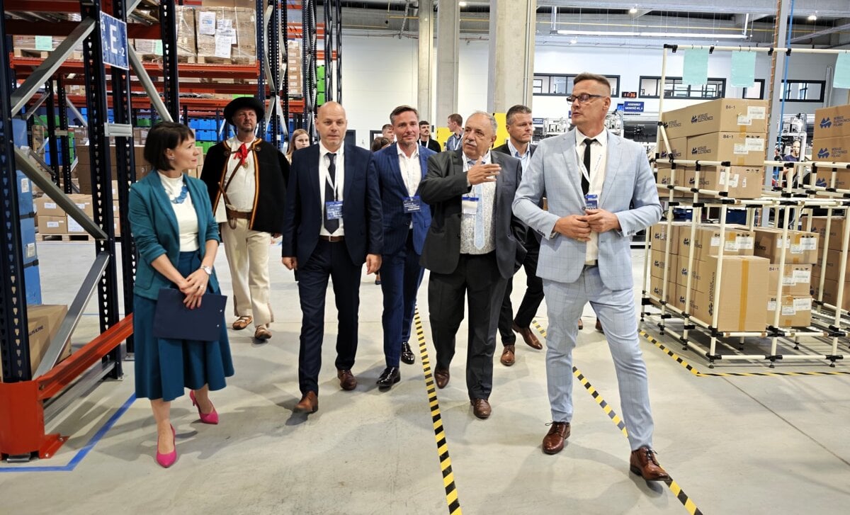 Na Kysuciach otvorili novy zavod na vyrobu volantov