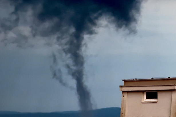 Na hraniciach s Ceskom sa v sobotu zrejme vyskytlo slabsie tornado