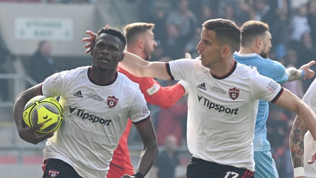 Prestupova bomba Fanusikovia Spartaka su nadseni prisiel klenot