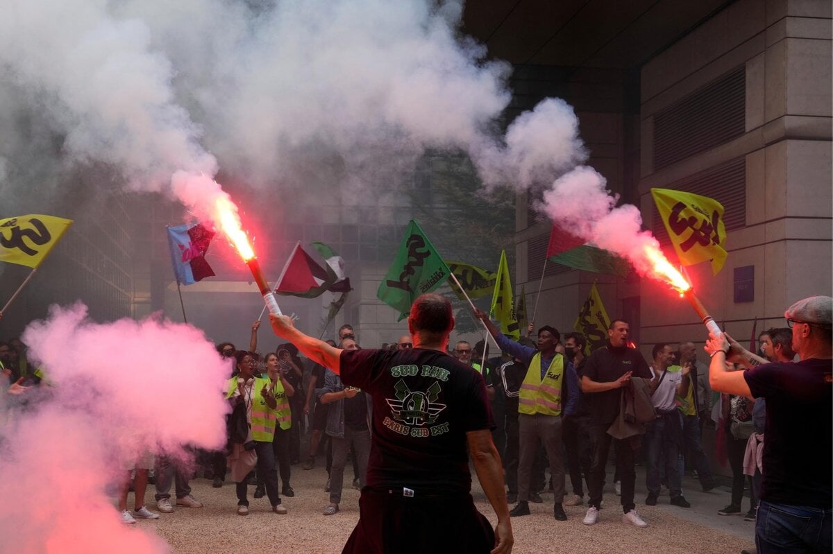 Protestne strajky proti uspornym opatreniam vlady