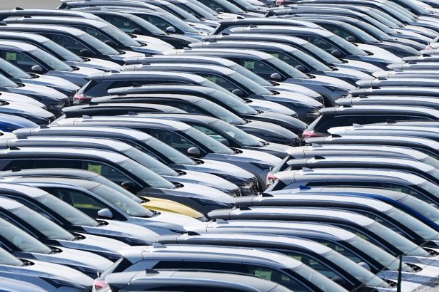 USA potvrdili cla 15 percent na auta z EU