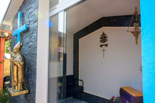 V Bardejove vladyka Jonas Maxim posvatil kaplnku sv Jana Pavla II