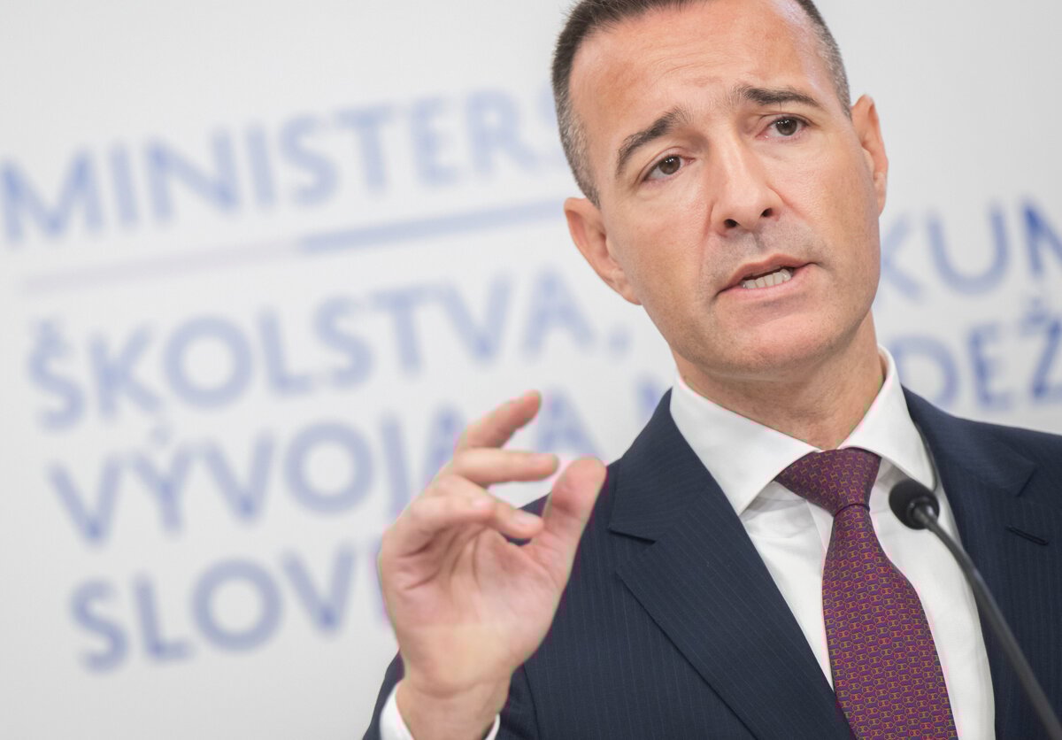 Drucker si presadil svoje Skoly si vyberu ci pridu o cast penazi od statu alebo sa vzdaju skolneho