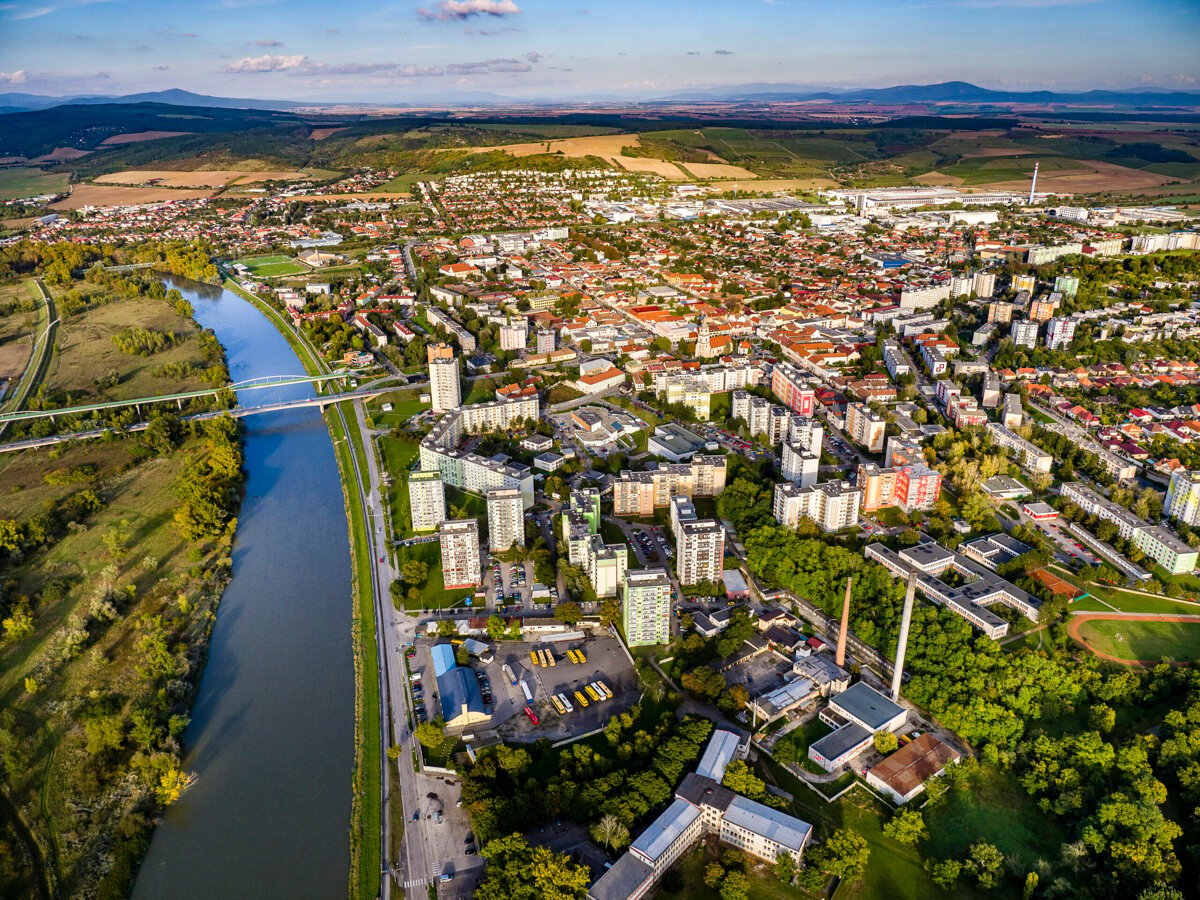 Kraj rastie mesta sa vyludnuju ludia hladaju vidiek