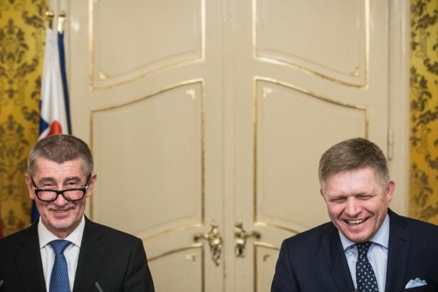 Minuly tyzden Veci sa rozpadnu ale Fico sa citi odvazne