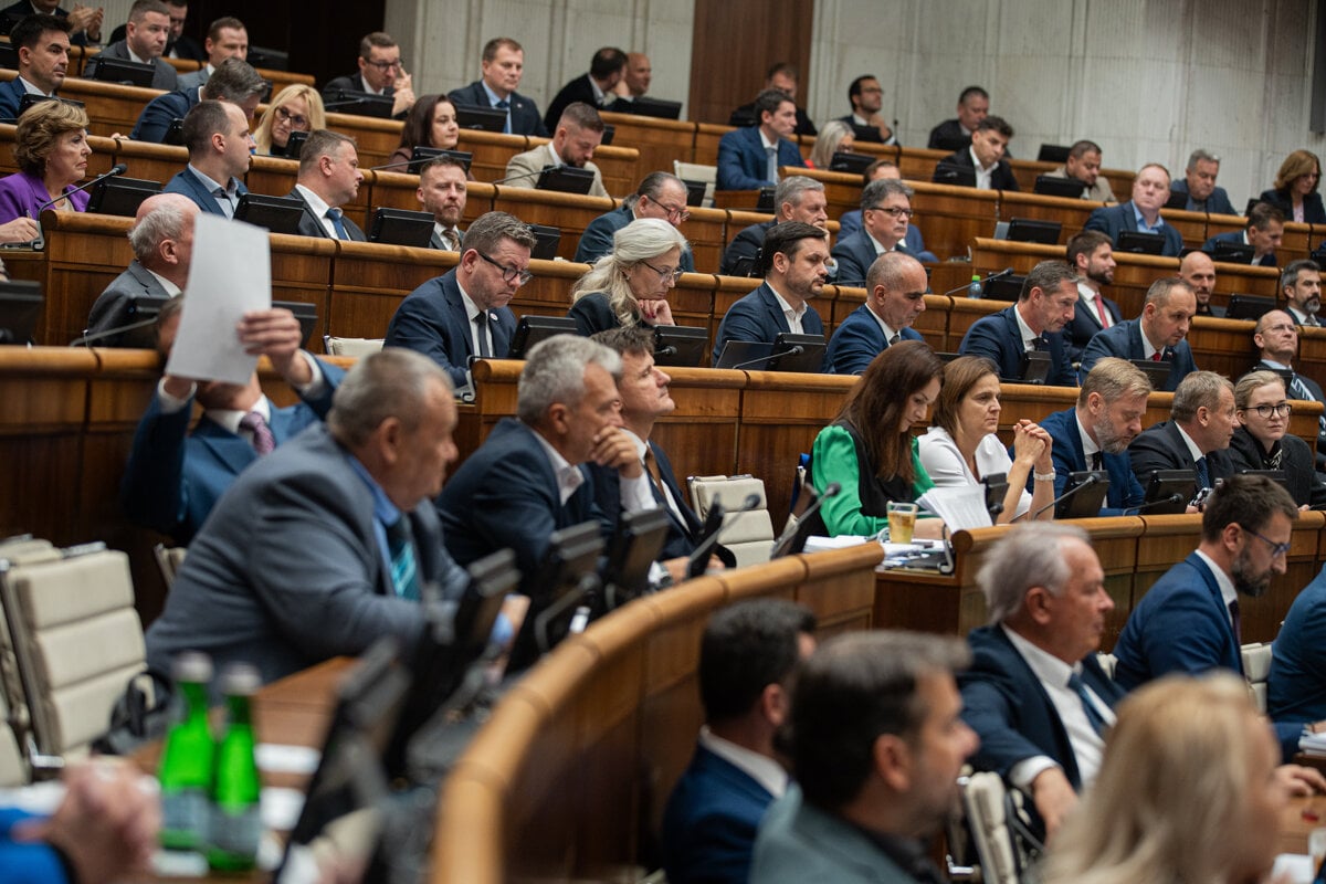 Poslanci o novele rokovacieho poriadku nebudu rokovat