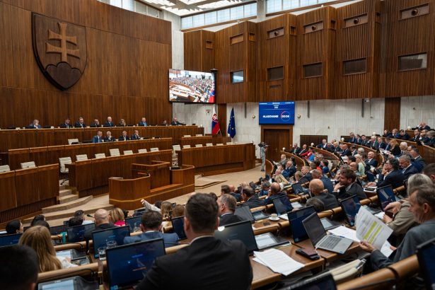 Poslanci ukoncili rokovanie o vyrovnavacich opatreniach na skolach