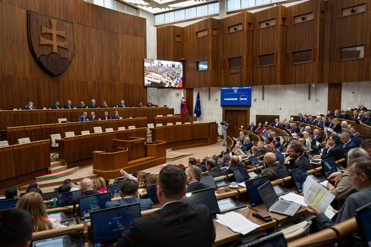 Poslanci ukoncili rokovanie o vyrovnavacich opatreniach na skolach