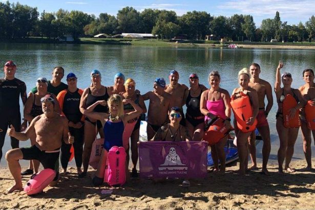 Sestnast odvazlivcov oboplavalo sedemkilometrovy okruh okolo Zelenej vody