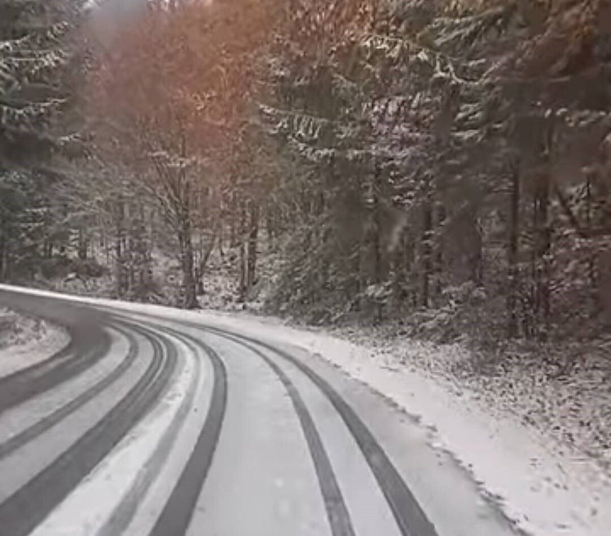 Zima sa prihlasila aj na Skalke pri Kremnici