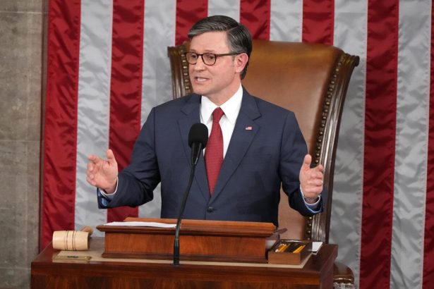 Zmenit ustavu pre Trumpovu kandidaturu trva pridlho tvrdi Johnson