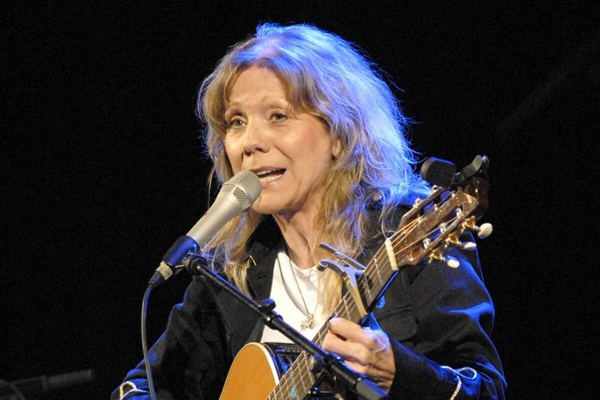 Ceska spevacka Lenka Filipova spadla zo schodov zotavuje sa v nemocnici