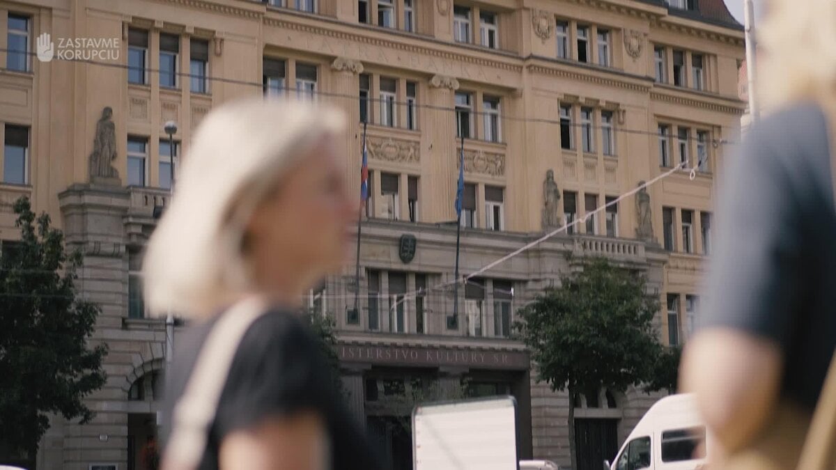 Cez ciaru Statna opera kolabuje clovek zarobi 135 tisic