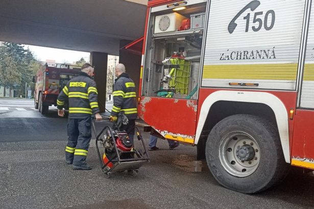 HaZZ Pri pozari bytu vo Vranove nad Toplou zomrela jedna osoba
