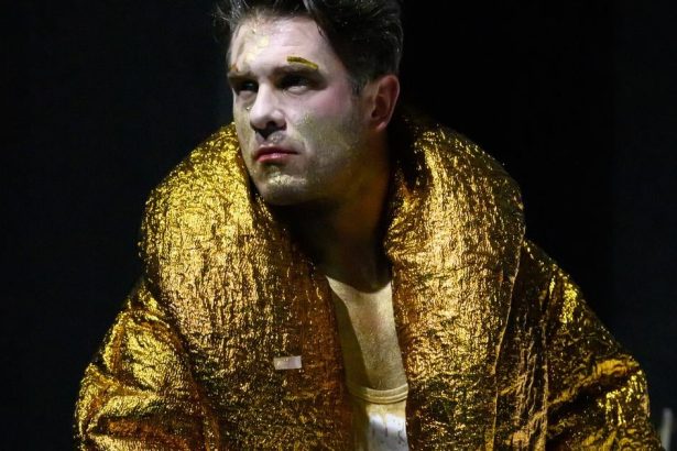 Martin opat v hre o dosky znamy herec moze priniest divadlu dvadsiatu cenu