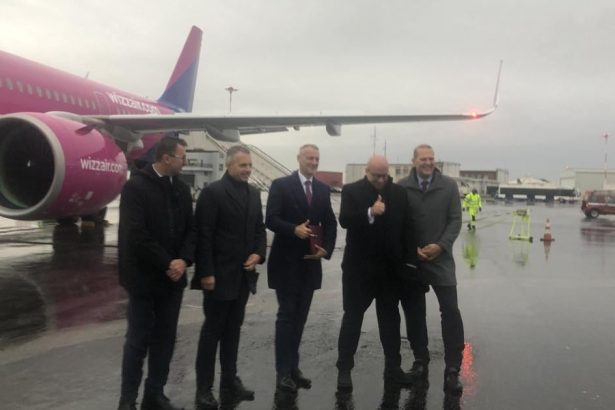 Miesto Fica v lietadle sedel Rasi Otvorenie linky do Kosic bolo oslavou Raza