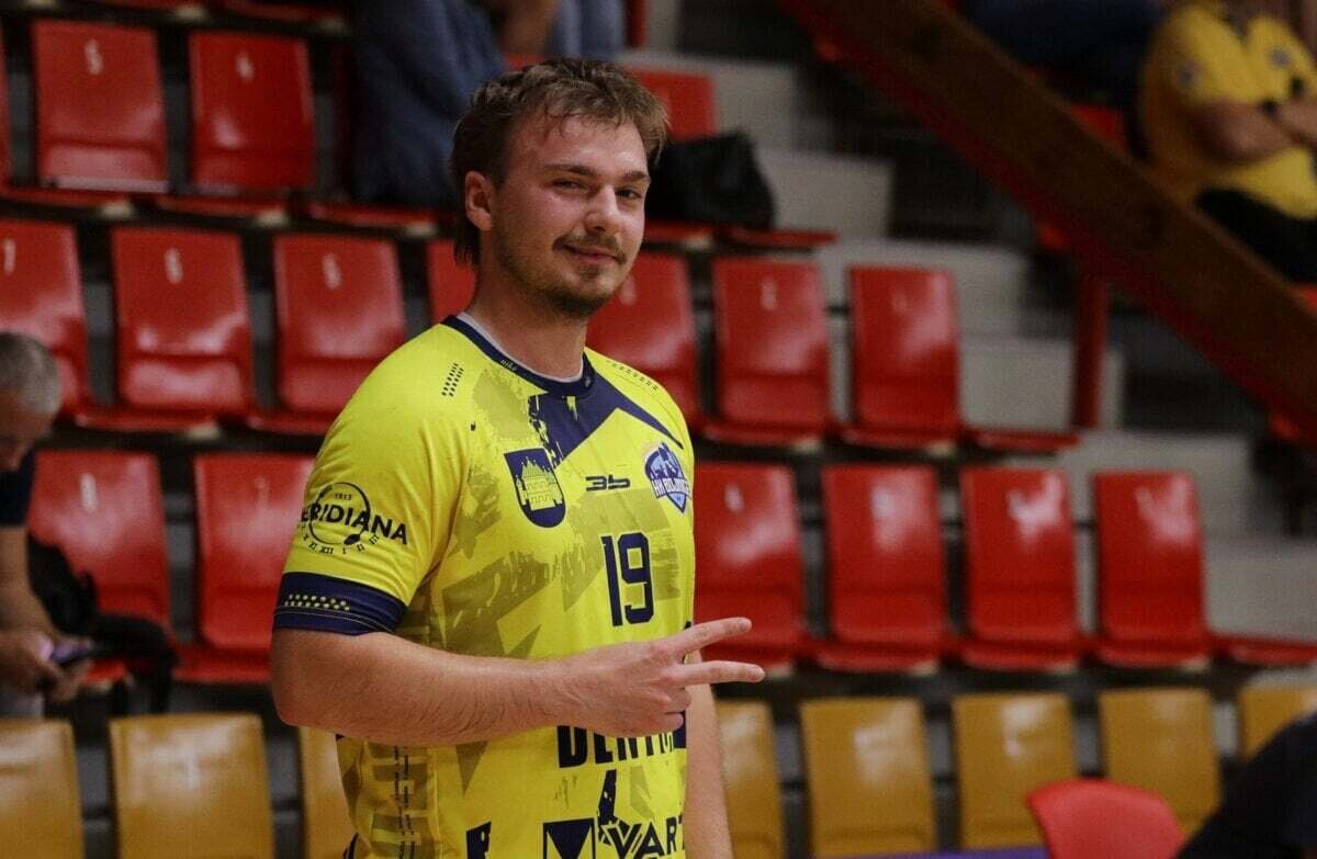 Najlepsi kanonier hadzanarskej extraligy hra za dva kluby